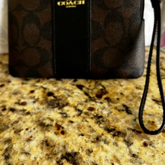 New with tags. 4x6 in. Perfect size for money small makeup bag or Credit cards. - Picture 5 of 5